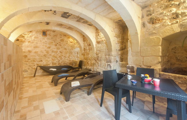 Nadurin, Gozitan Villa 7 Bedr. & 2 Pools - Photo 22