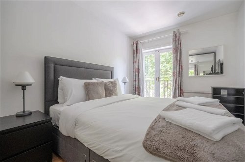 Photo 2 - Bright 1 Bedroom Flat in Kensington Olympia