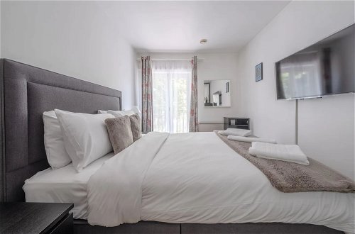 Photo 3 - Bright 1 Bedroom Flat in Kensington Olympia