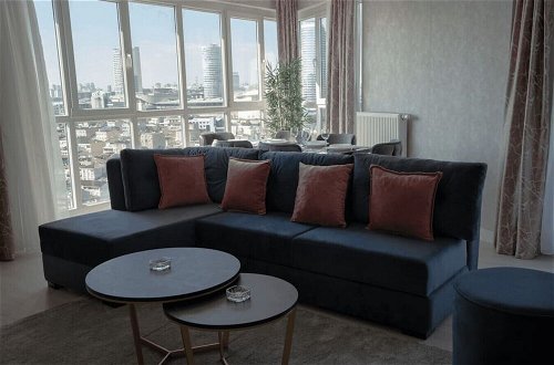 Foto 2 - Stylish 2-bedroom Apartment Near Mall of Istanbul