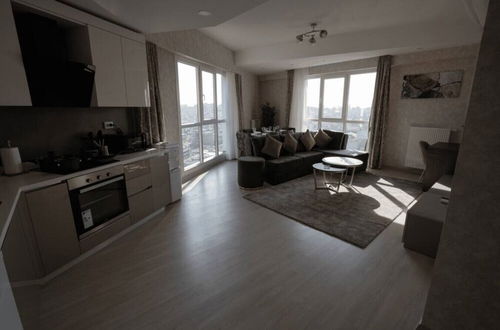 Foto 4 - Stylish 2-bedroom Apartment Near Mall of Istanbul