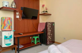 Photo 1 - Warm And Cozy Studio No Kitchen At Kebagusan City Apartment