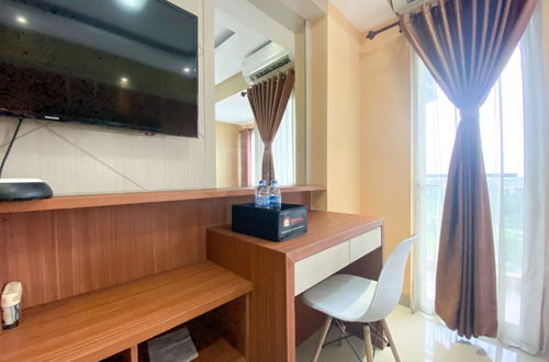 Photo 15 - Cozy Studio Room At Oasis Cikarang Apartment