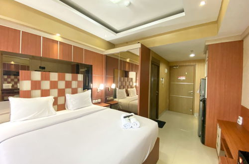 Photo 3 - Cozy Studio Room At Oasis Cikarang Apartment