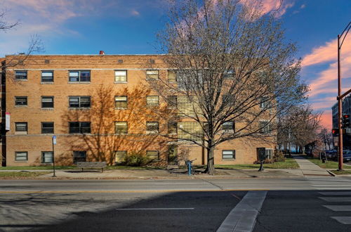 Photo 20 - Comfy 2BR Rogers Park Apt in Sheridan