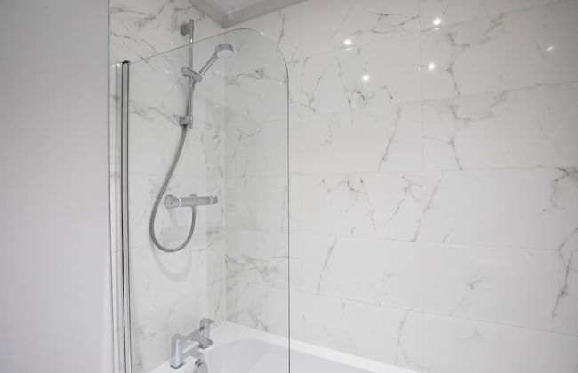 Elliot Oliver - Chic 2 Bedroom Town Centre Apartment - Foto 16