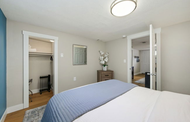 Inviting Bungalow Next to Unc - Free Cruiser Bikes! - Photo 2