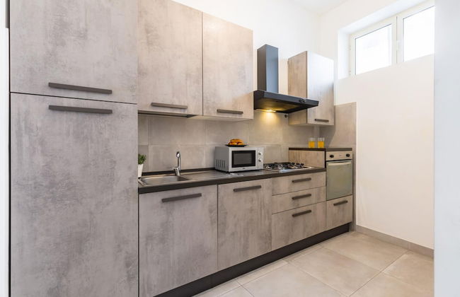 Foria 49 Apartment 2 by Wonderful Italy - Photo 5