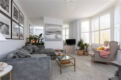 Foto 33 - Beautiful, Light and Spacious 2 Bedroom Flat in Clapham