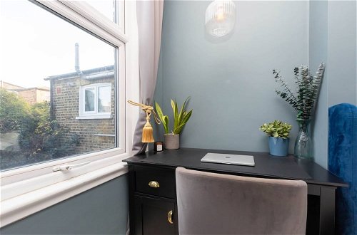Photo 26 - Beautiful, Light and Spacious 2 Bedroom Flat in Clapham