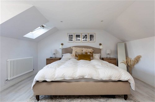 Photo 15 - Beautiful, Light and Spacious 2 Bedroom Flat in Clapham
