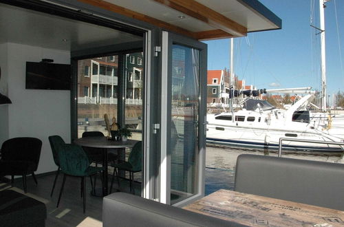 Photo 1 - Beautiful Houseboat in the Harbour of Volendam Near Centre