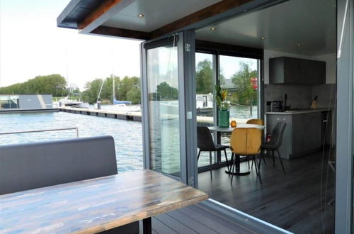 Foto 15 - Beautiful Houseboat in the Harbour of Volendam Near Centre