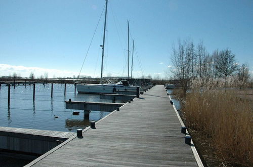 Foto 26 - Beautiful Houseboat in the Harbour of Volendam Near Centre