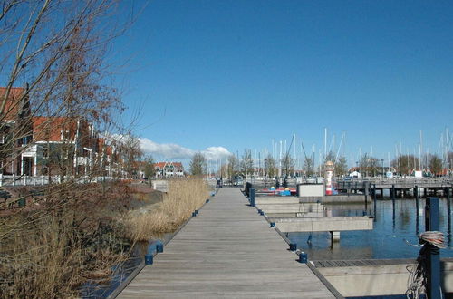 Photo 27 - Beautiful Houseboat in the Harbour of Volendam Near Centre