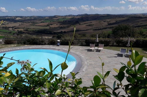 Foto 14 - Romantic Apartment in Mombaroccio With Swimming Pool