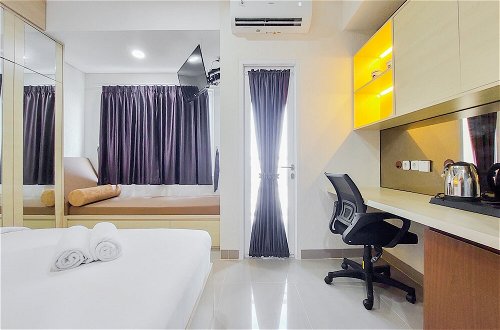 Photo 14 - Cozy And Simply Look Studio Room Apartment At B Residence