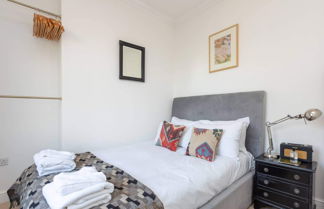 Photo 3 - Light and Spacious 1 Bedroom Maisonette - Brockley