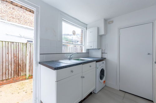 Foto 9 - Spacious 3 Bedroom House With Garden - Hammersmith