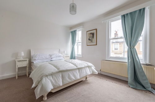 Photo 8 - Spacious 3 Bedroom House With Garden - Hammersmith