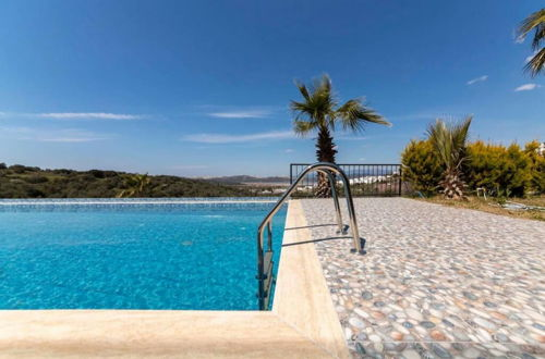 Foto 19 - Pleasant Home With Shared Pool in Bodrum