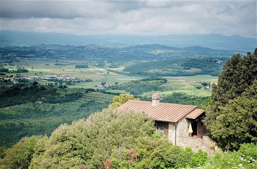Photo 19 - Scenic Farmhouse in Paciano With Shared Pool
