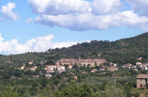 Foto 15 - Scenic Farmhouse in Paciano With Shared Pool