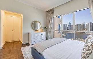 Photo 2 - Stylish 1br - Extra Bed With Burj Khalifa View