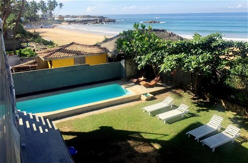 Photo 1 - Beach Villa Yin Near Hikkaduwa, With Pool and Cook - Semi-detached House