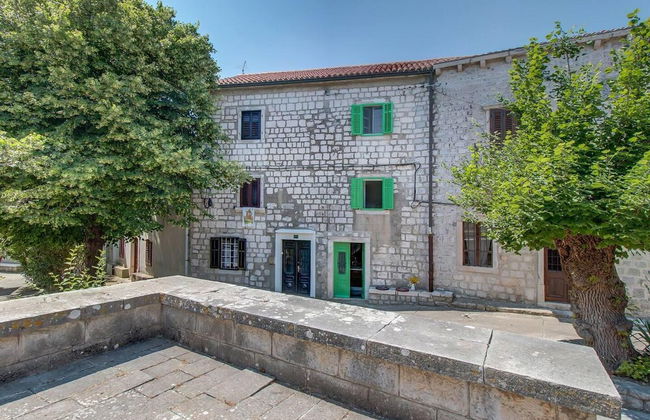 Lovely 15th Century Apartment in Osor - Photo 1