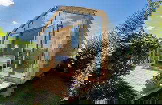 Foto 1 - Tiny Wrap-around House on the Edge of Beach