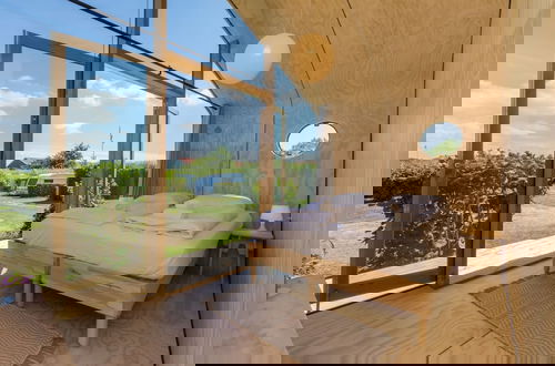 Photo 2 - Tiny Wrap-around House on the Edge of Beach