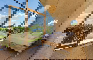 Photo 2 - Tiny Wrap-around House on the Edge of Beach