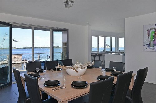 Foto 17 - Spacious Apartment in Kamperland by the Sea