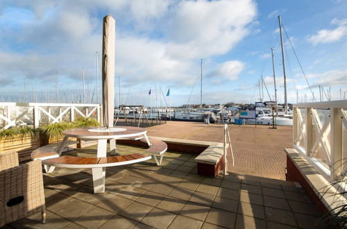 Photo 24 - Spacious Flat With Views of the Harbour