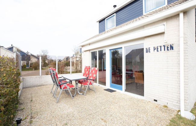 Holiday Home in De Koog Near Texel Beaches - Photo 12