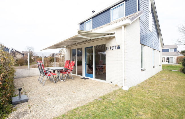 Holiday Home in De Koog Near Texel Beaches - Photo 1