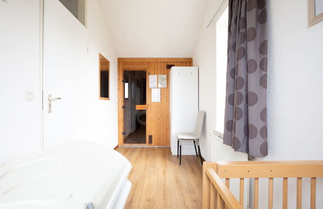 Holiday Home in De Koog Near Texel Beaches - Photo 18