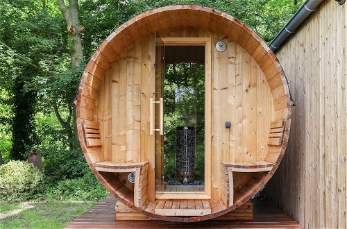 Foto 10 - Cosy Holiday Home With Private Sauna