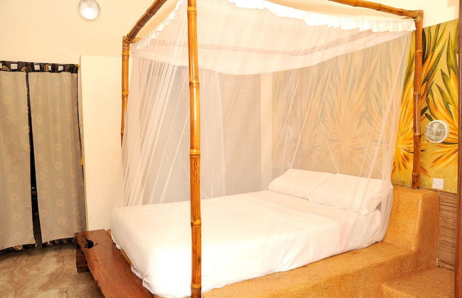 HYPOLINK Village - Photo 3