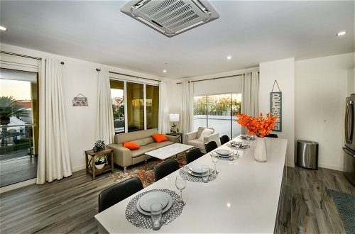 Foto 55 - Luxury 2-bedroom Condo Right on the Strip in Palm Beach