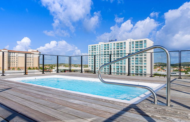 Luxury 2-bedroom Condo Right on the Strip in Palm Beach - Foto 24
