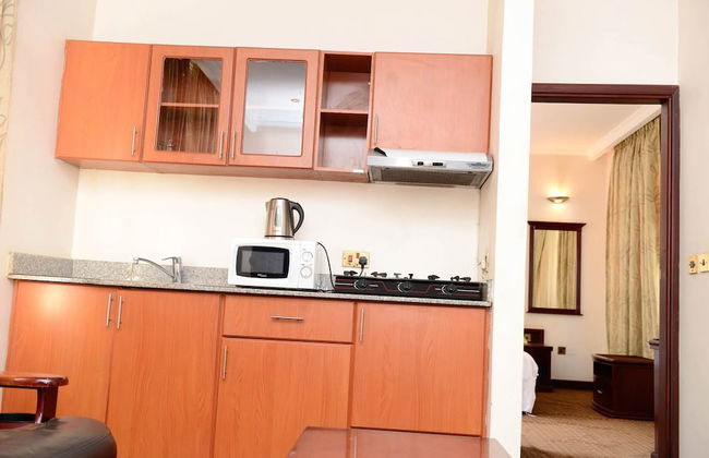 Room in Apartment - This Wonderful Senior Suite Offers a Great Experience - Foto 1