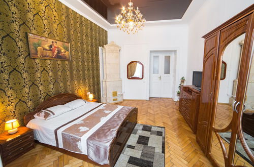 Photo 5 - Romantic Apartment near Square Rynok