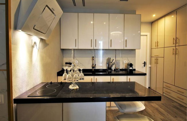 Luxury Apartments - Photo 27