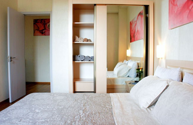 Luxury Apartments - Photo 18