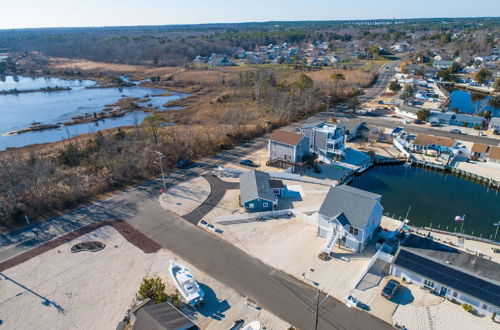 Photo 31 - Waterfront Beach House