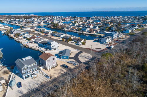 Photo 36 - Waterfront Beach House