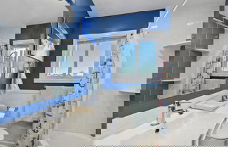 Photo 15 - Waterfront Beach House