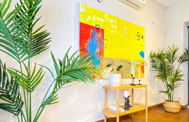 Sleek Flat Within Walking Distance to Pera Museum - Photo 12
